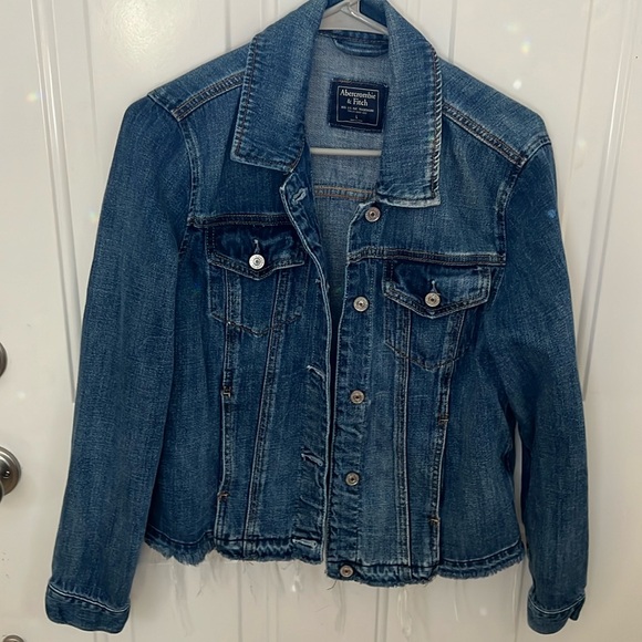 Abercrombie & Fitch Large Jean jacket with raw hem EUC - Picture 1 of 6